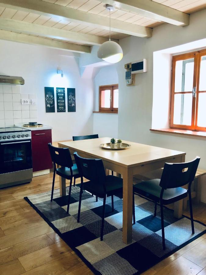 Seayou!***Charming 1-Bedroom Rental Unit In The Old City Center Of Cres Esterno foto