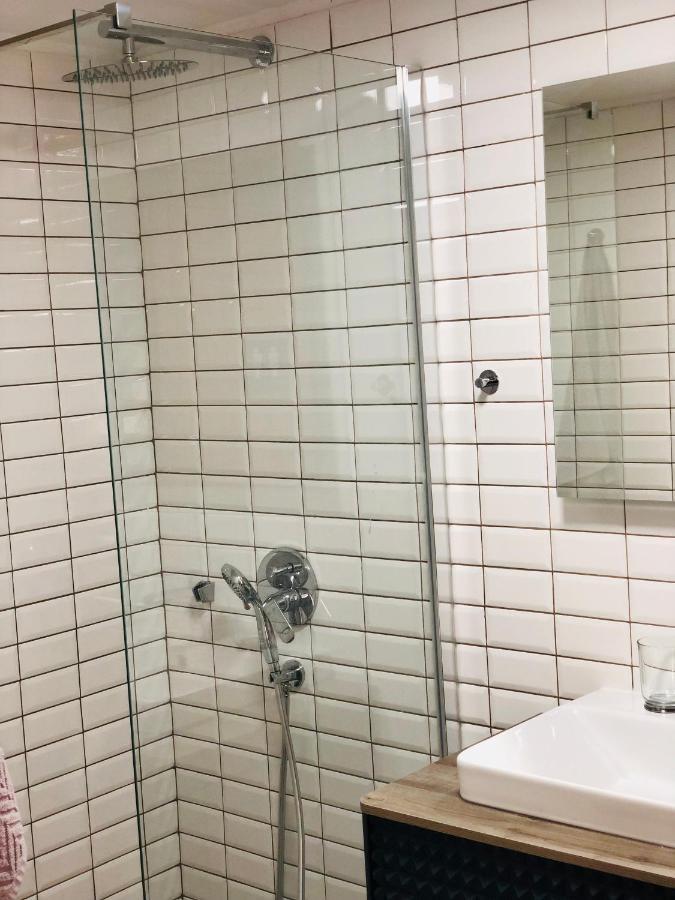 Seayou!***Charming 1-Bedroom Rental Unit In The Old City Center Of Cres Esterno foto