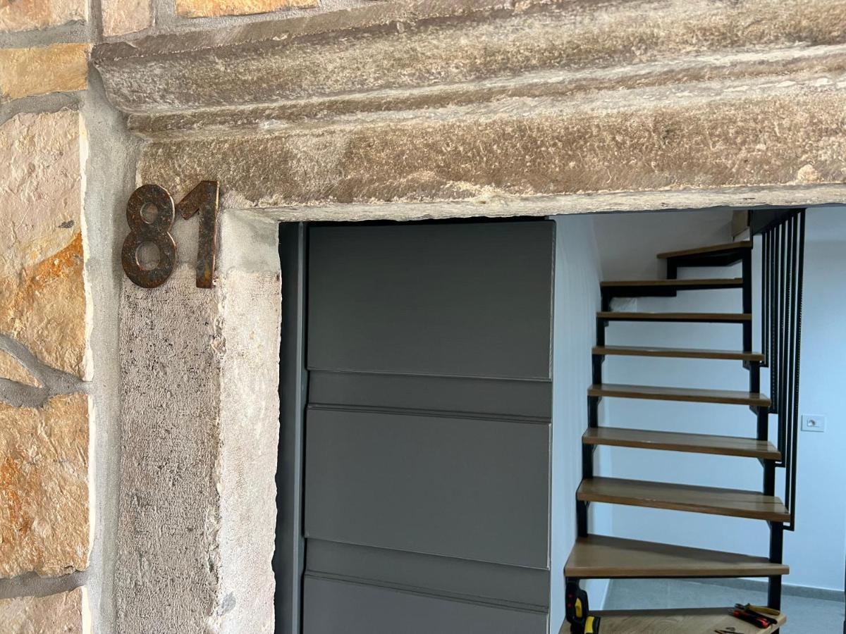 Seayou!***Charming 1-Bedroom Rental Unit In The Old City Center Of Cres Esterno foto