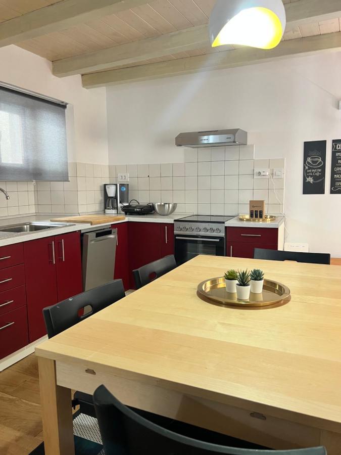 Seayou!***Charming 1-Bedroom Rental Unit In The Old City Center Of Cres Esterno foto